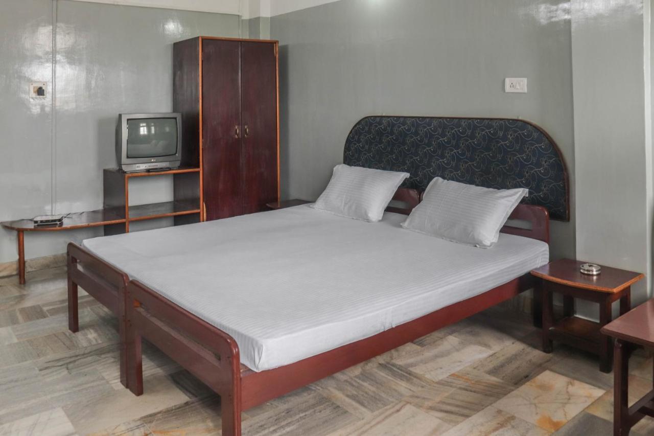 Spot On 49477 Hotel Galaxy Dimāpur Εξωτερικό φωτογραφία