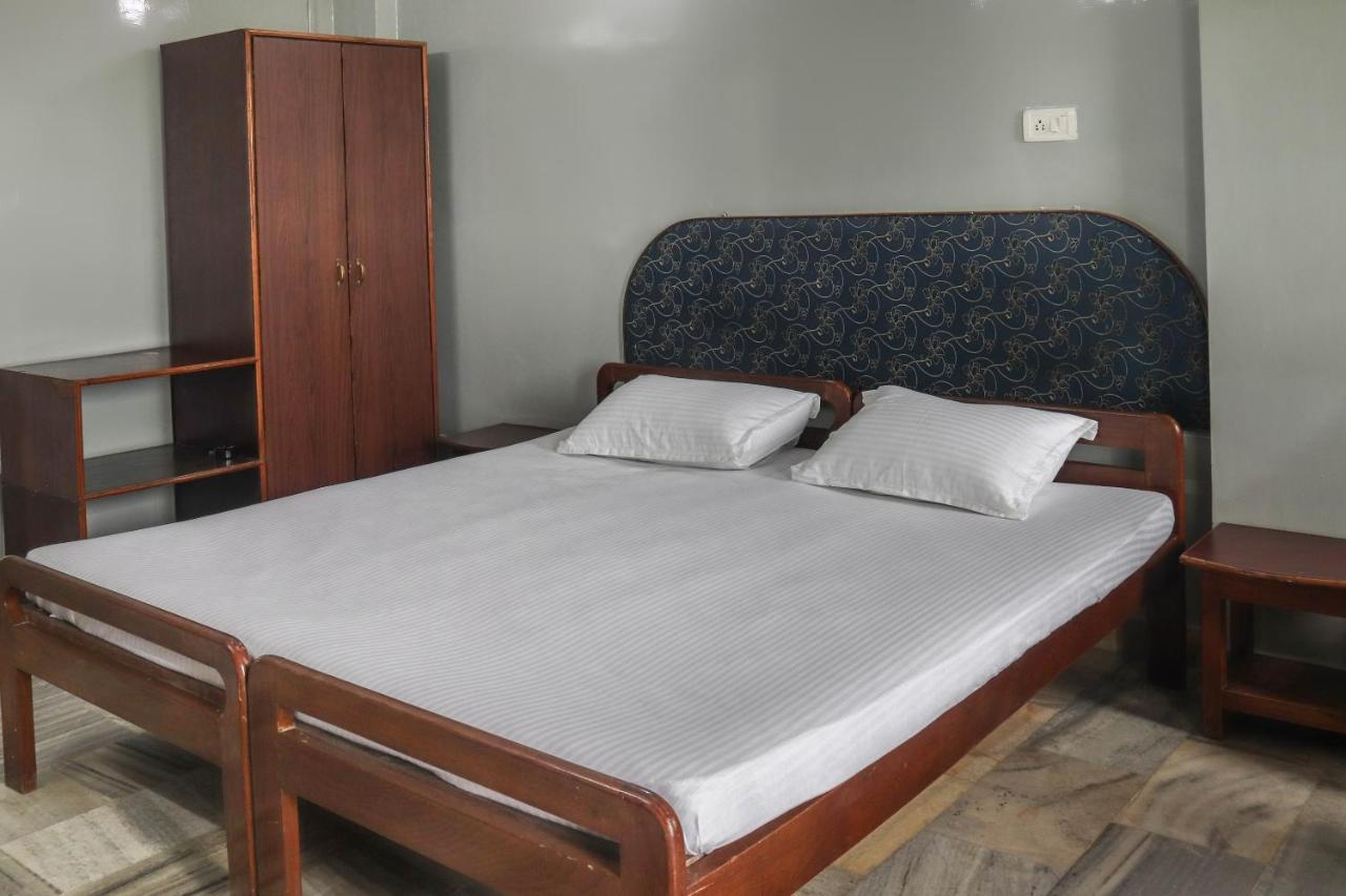 Spot On 49477 Hotel Galaxy Dimāpur Εξωτερικό φωτογραφία