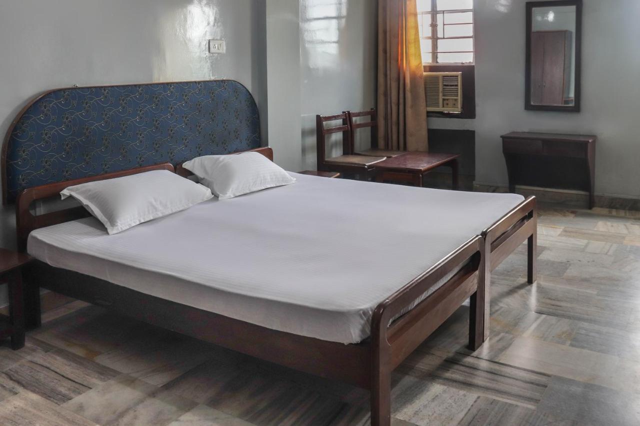 Spot On 49477 Hotel Galaxy Dimāpur Εξωτερικό φωτογραφία
