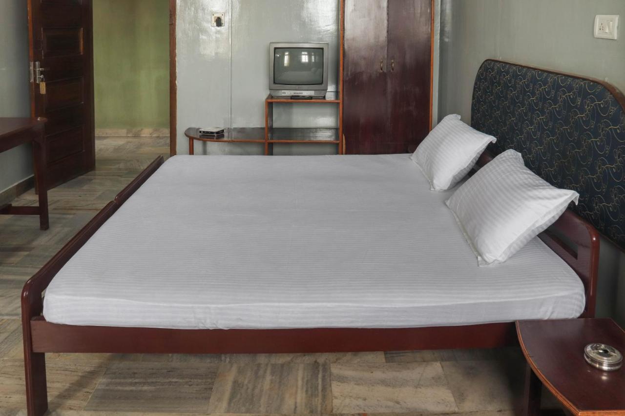 Spot On 49477 Hotel Galaxy Dimāpur Εξωτερικό φωτογραφία